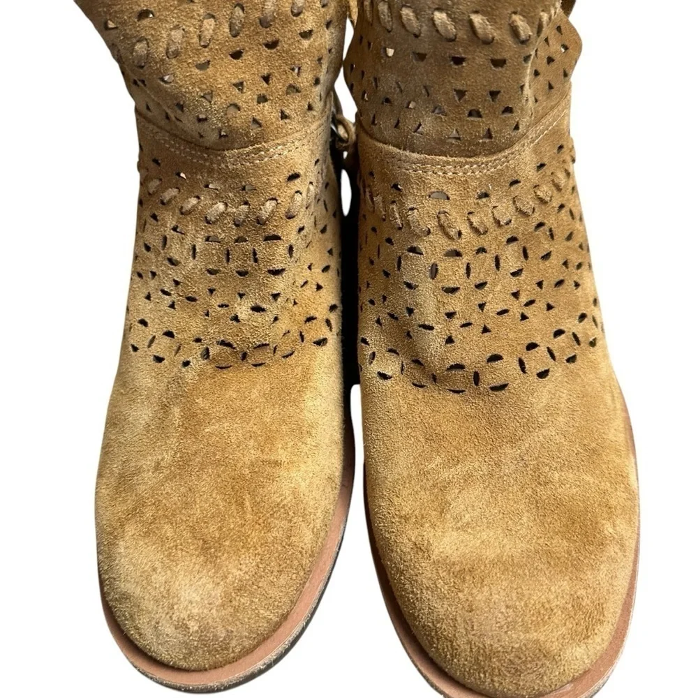 Sofft Brinkley Laser‎ Cut Leather Bootie in Saddle Suede, Boots Size 7.5